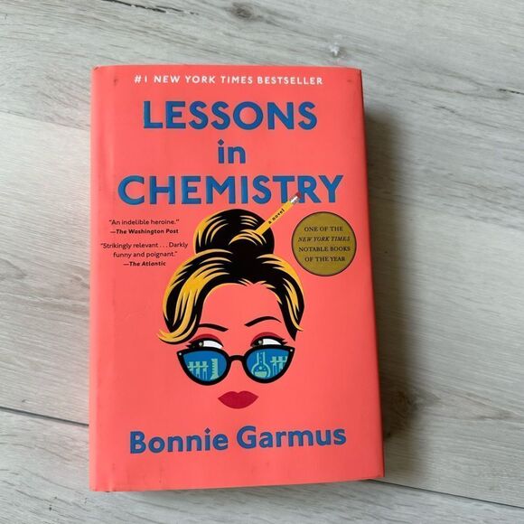 LESSONS IN CHEMISTRY NOVEL BY BONNIE GARMUS NWT in packaging - Picture 2 of 3